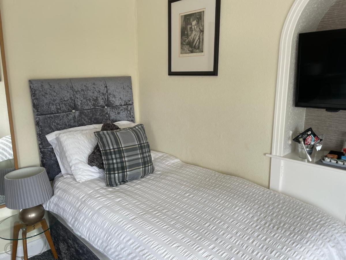 Beechwood Ensuite Guest House Ayr Bagian luar foto